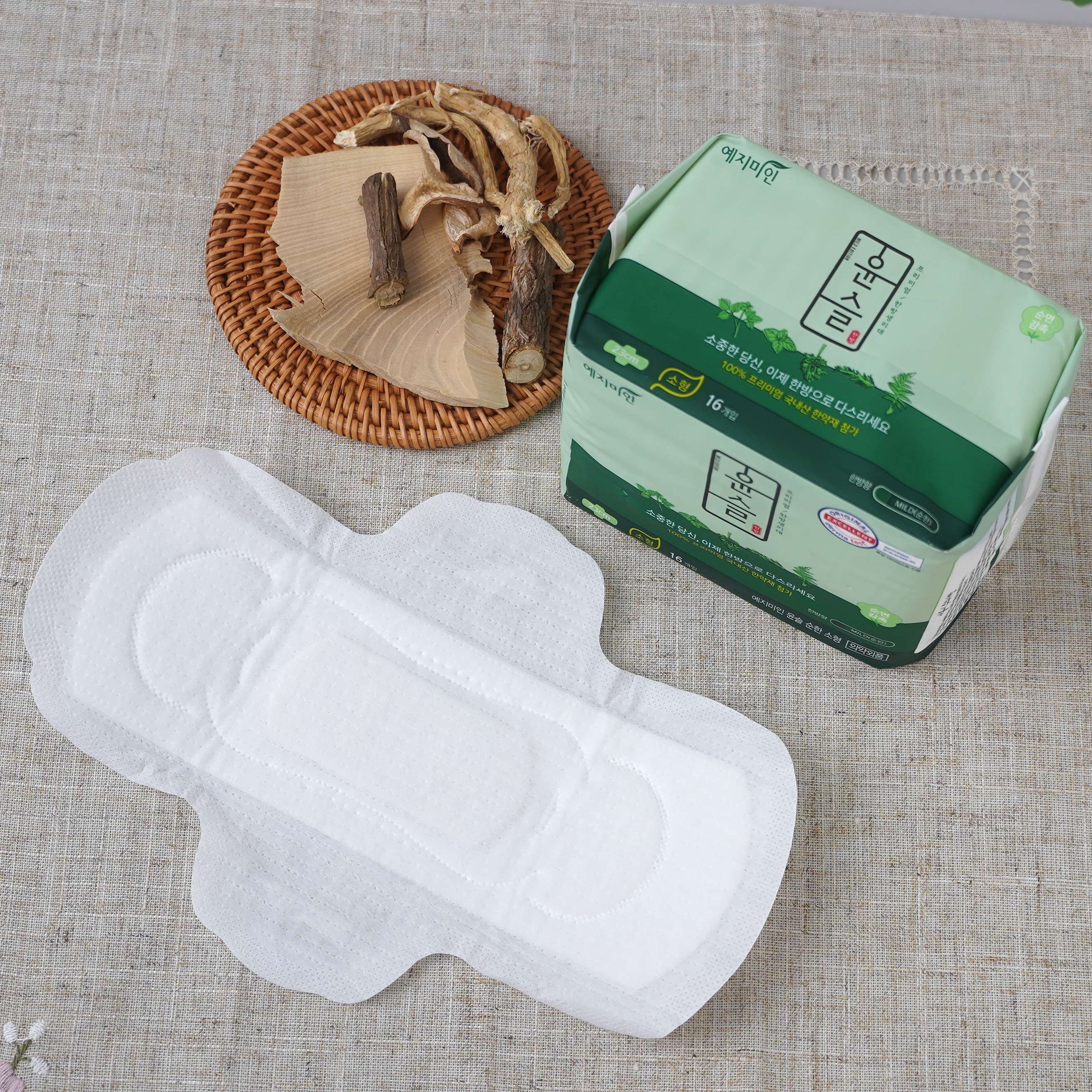 YEJIMIIN MILD HERBAL SCENT COTTON TOUCH SANITARY PAD
