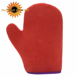 A beautifully simple self tan applicator mitt for apply tanning lotions and mousses