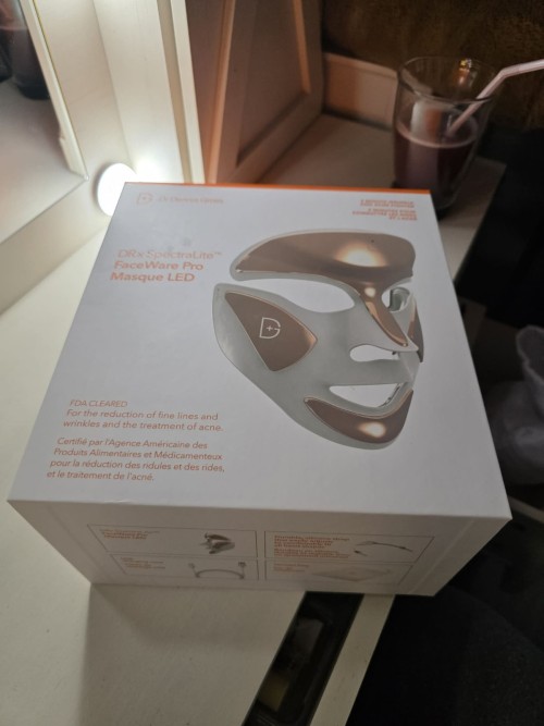 Dr. Dennis Gross DRx SpectraLite FaceWare Pro LED Face Mask