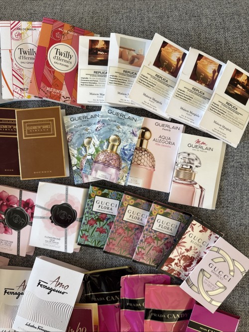 Perfume High End Designer Fragrance Sampler Set for Women - (Pack of 12 Sample Vials)