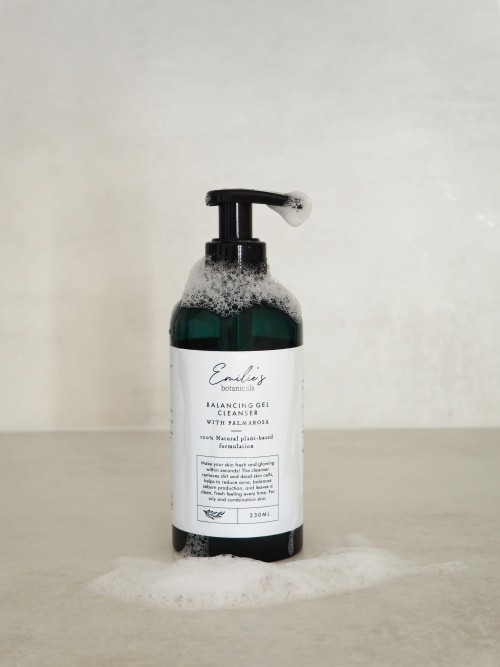 Balancing Gel Facial Cleanser with Palmarosa and Italian Honeysuckle for Daily Use to Hydrate and Nourish Your Skin, 230 ml