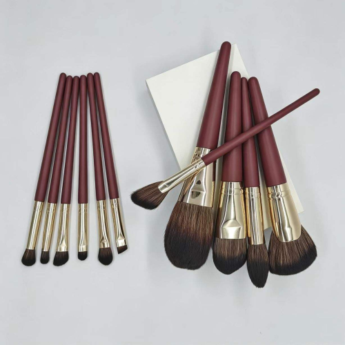 Professional Red Synthetic Hair 11-Piece Wood Handle Face & Eye Washable Foundation Makeup Brush Set Private Label