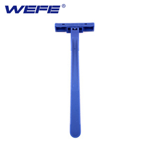 Disposable razor twin blade with the lubricant strip with hanging card packing