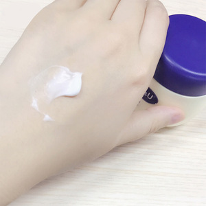 pure & fast absorbing moisturising lotion
