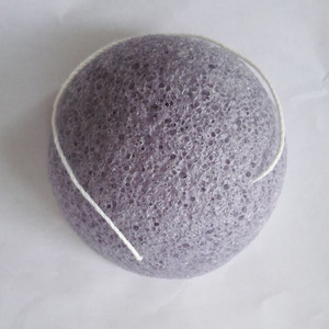 Wholesale 100% natural makeup konjac charcoal sponge cosmetic sponge puff