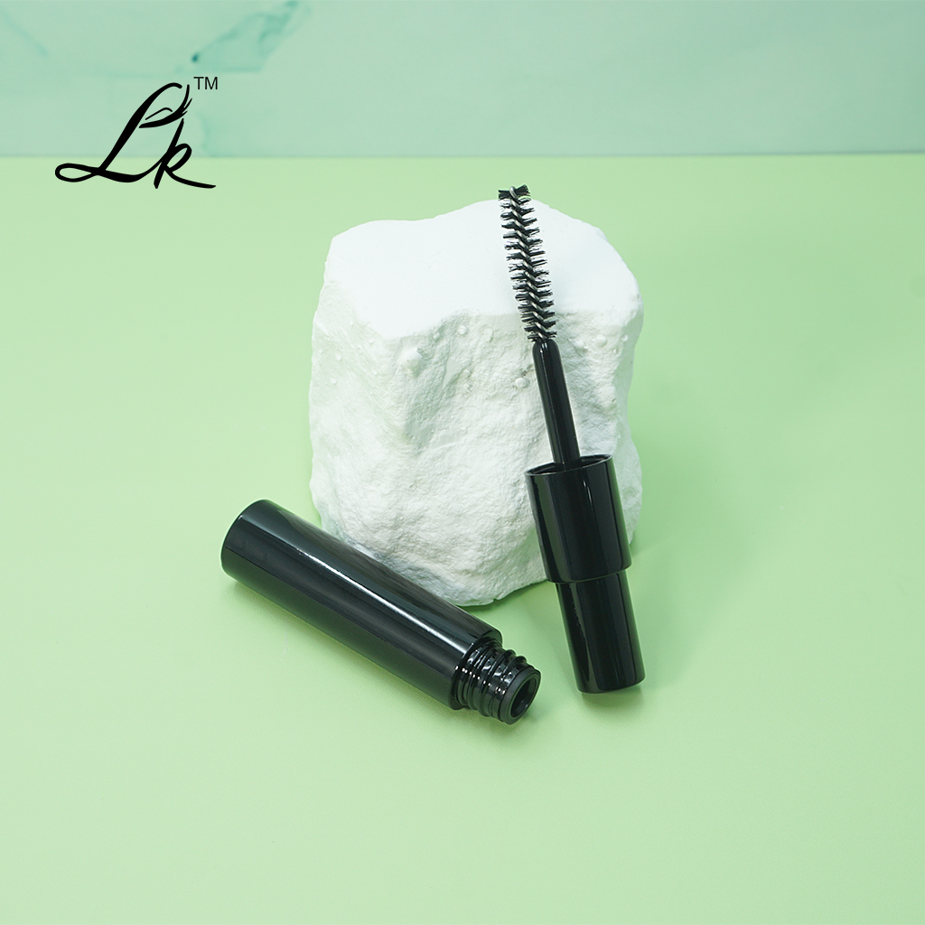 Latest Style Empty Mascara PE Plastic Tube New Green Eyelashes Gloss Finish Cosmetics Packaging for Face Lipstick