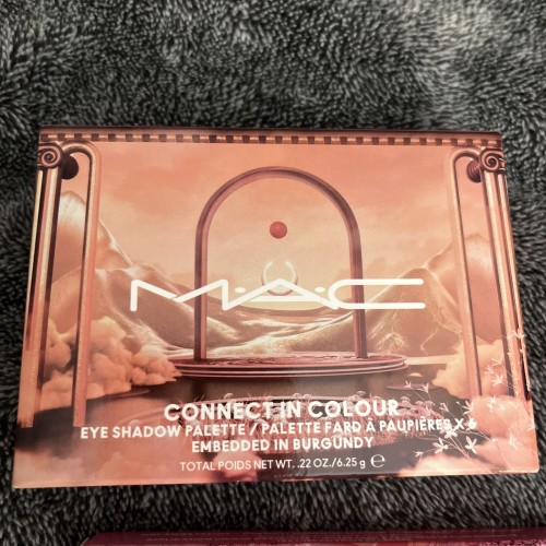 MAC Connect In Colour Eye Shadow Palette