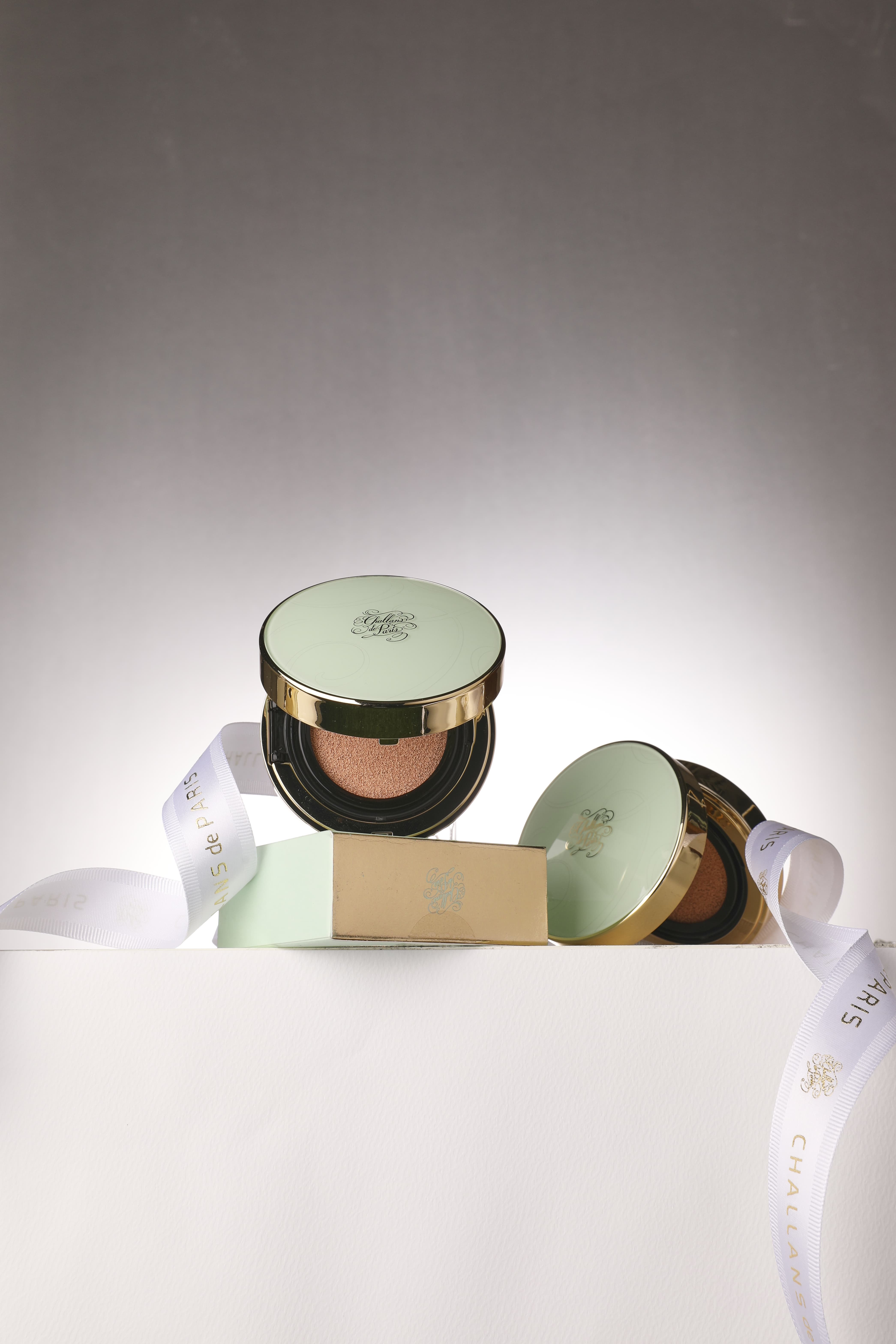 Challans de Paris Cushion de Lunar Excellence Shade 23