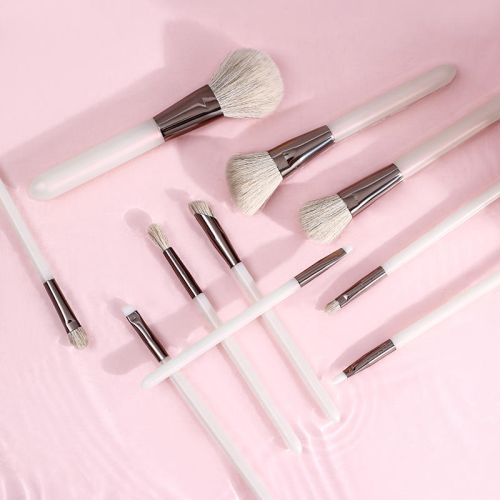 Factory Wholesale 10 Pcs Translucent Crystal Handle Makeup Brush Set Private Label Soft Synthetic Hair Face Eye Cosmetic Brushes Kit