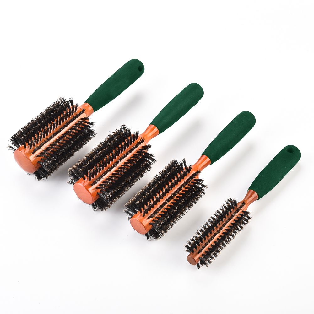 Round hair brush with boar bristle