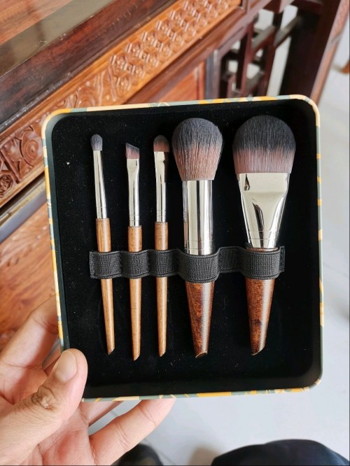 Cosmetic Brush Manufacturer Customized