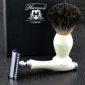 Double Edge Safety Razor Ivory Handle with Black Badger Shaving Brush