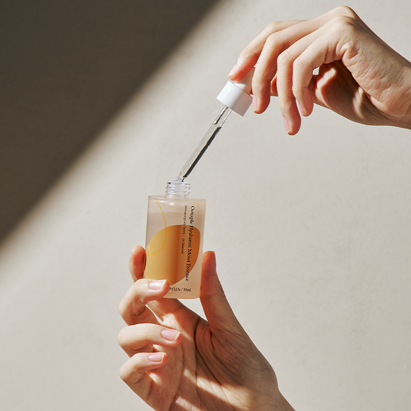 (12GRABS) Octuple Hyaluron Moist Essence