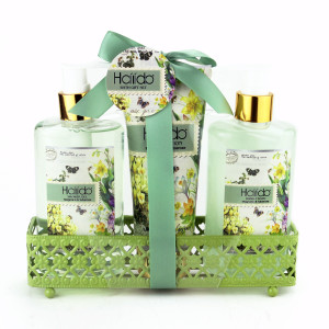 Wholesale Magnolia & Tuberose label moisturize body care spa beautiful bath and body gift set OEM