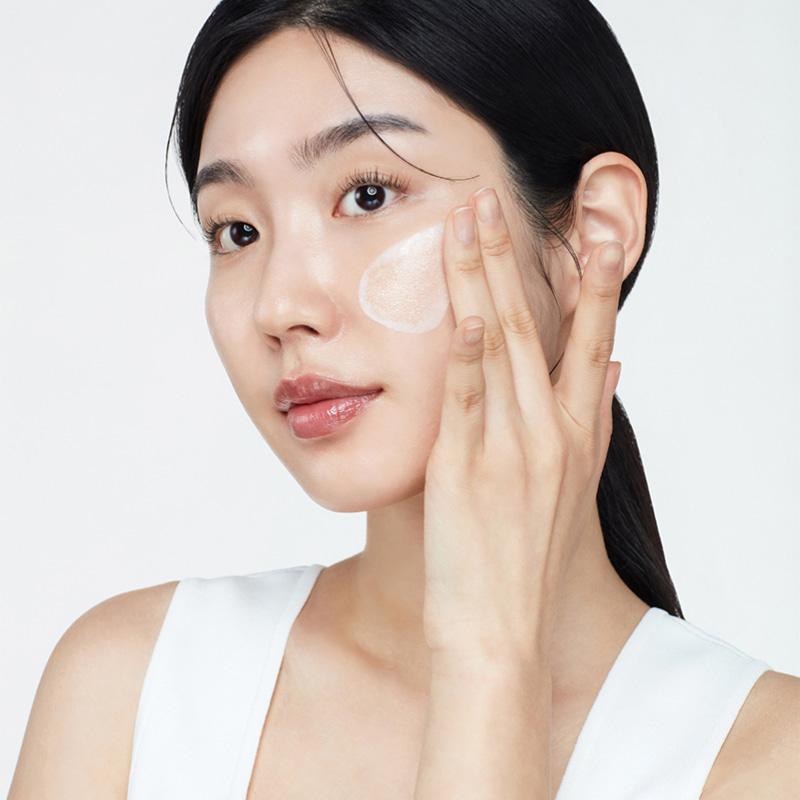 [BIODANCE] Skin-Glow Essence Cream - Korean Beauty, Skincare, Cosmetics, Makeup