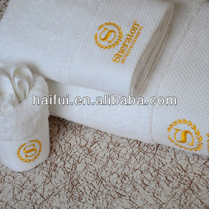 Good quality feedback wholesale customized logo towel supplies