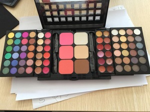 Professional Makeup Kit 78 Color Cosmetic Set (72 eyeshadow+6 foundation) 3- Layer, High Quality!!