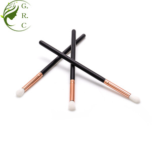 Free sample top nylon hair small cosmetic eyeshadow brush and applicator