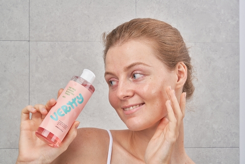 TEA TREE VITAMIN BOOSTING TONER