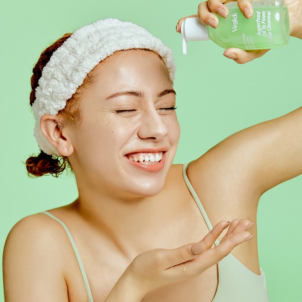 Vegick Superfood Oil to Foam Double Cleanser