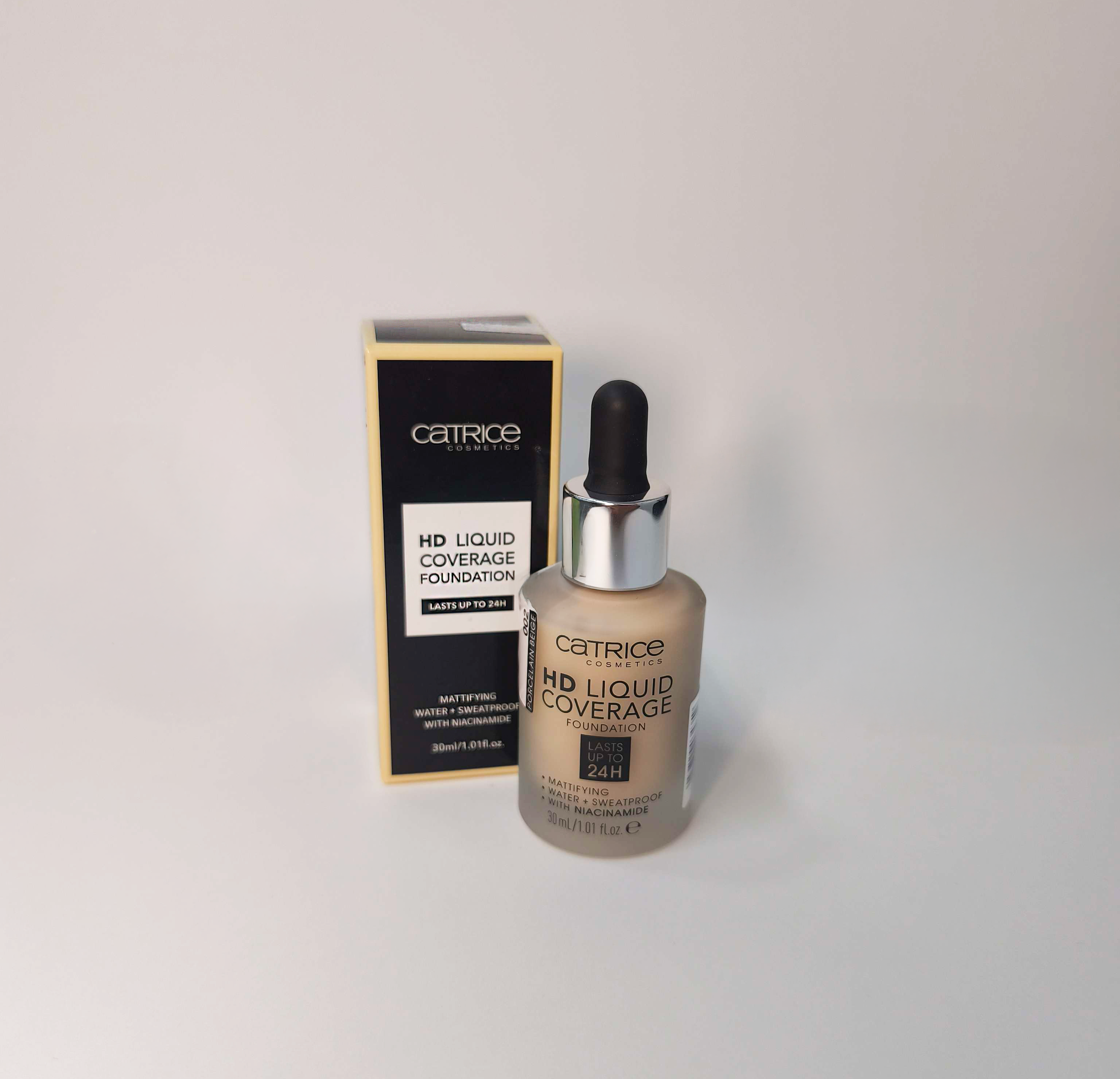Catrice-HD Liquid Coverage Foundation 020