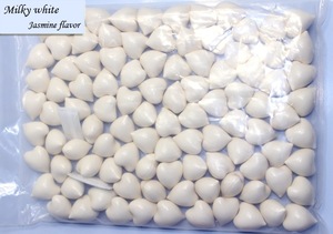 Wholesale 4.2g White Heart-shaped Bath Oil Beads Jasmine Flavor Bath Pearls Bath SPA Beads 100pcs/lot