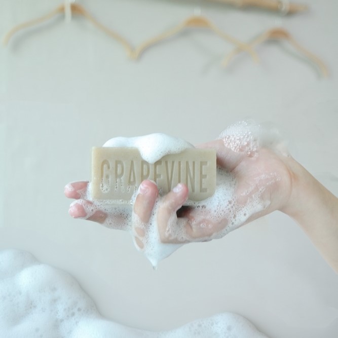 GRAPEVINE Seed TA; brewers yeast recover shampoo bar