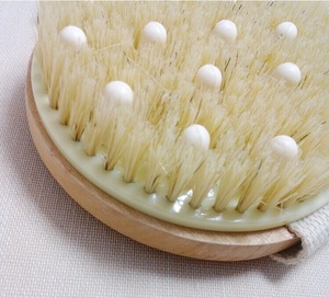 Hot selling round handy wooden massager bath brush,massager bead bath brush