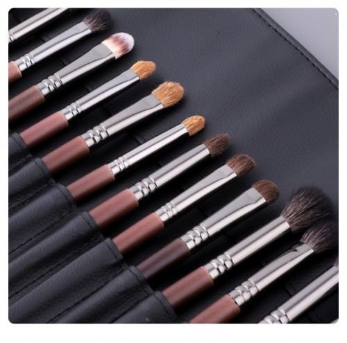 Professional 24-Piece Makeup Brush Set with Roll-Up Case – Soft Bristles for Flawless Application
