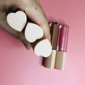 Vendor custom new heart shaped lip gloss tubes packaging plumping glossy nude gloss private label