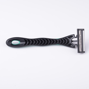 Manufacturer Comfortable disposable razor shaving triple blade disposable men shaving razor