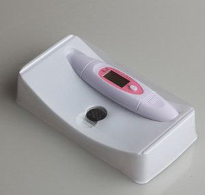 Salon and shop use skin analyzer for oil analyze and softness analyze