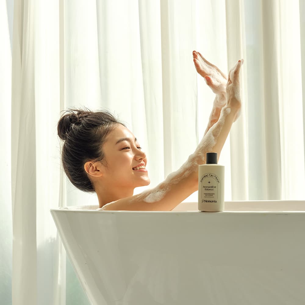 DeMemoria Scented Brightening Body Cleanser Jasmine On Moon