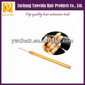 Wholesale price hot sales wooden handle hook pulling needle. hair extension tools
