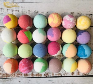 Guangzhou Weddells Handmade Bath Fizzy bubble gum bath bombs Moisturizing glow in the dark gloden egg bath bomb