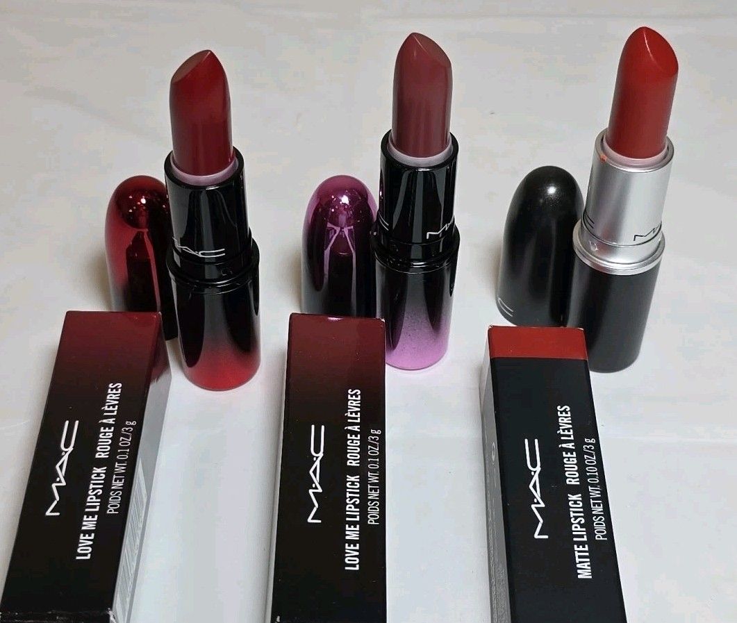 MAC LIPSTICK & COSMETICS Wholesales