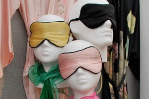 silk sleeping eye mask with silk filled