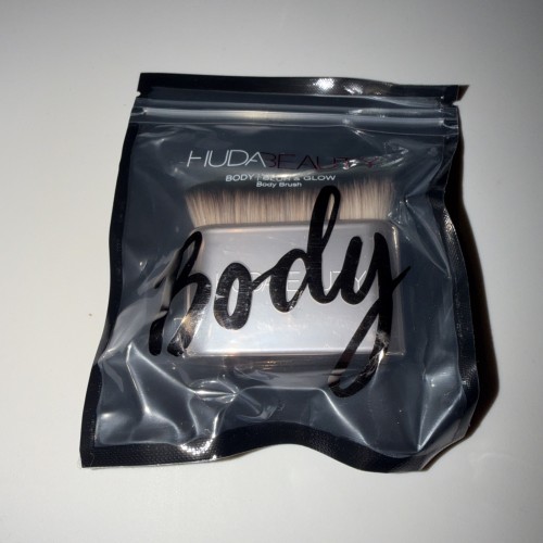 Huda Beauty N.Y.M.P.H Body Blur and Glow Brush