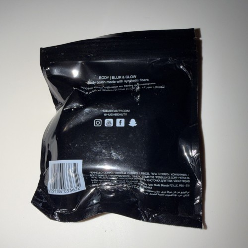 Huda Beauty N.Y.M.P.H Body Blur and Glow Brush