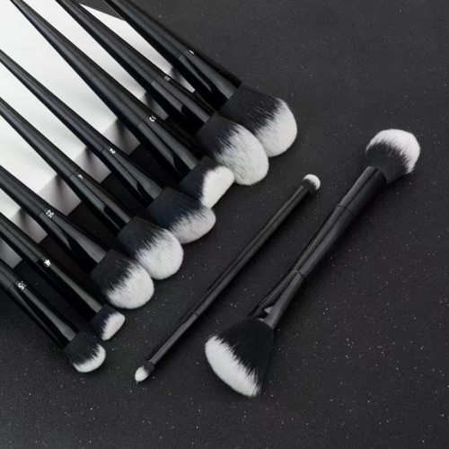 Wholesale Makeup Brush Kit – Black Handle Professional Cosmetic Brushes | OEM/ODM Supplier