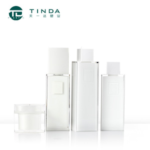 2019 OEM Cosmetics packaging mist sprayer white acrylic 200ml bottle