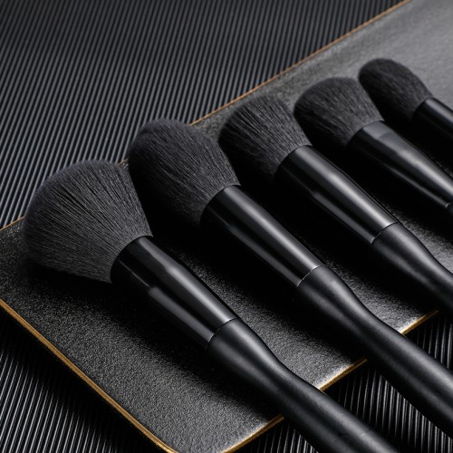 Professional Black Makeup Brush Set – Premium Face & Eye Brushes for Flawless Application