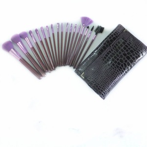 fashional customization 18pcs violet Purple makeup brush set with foundation powder blush lip eyeshadow brush