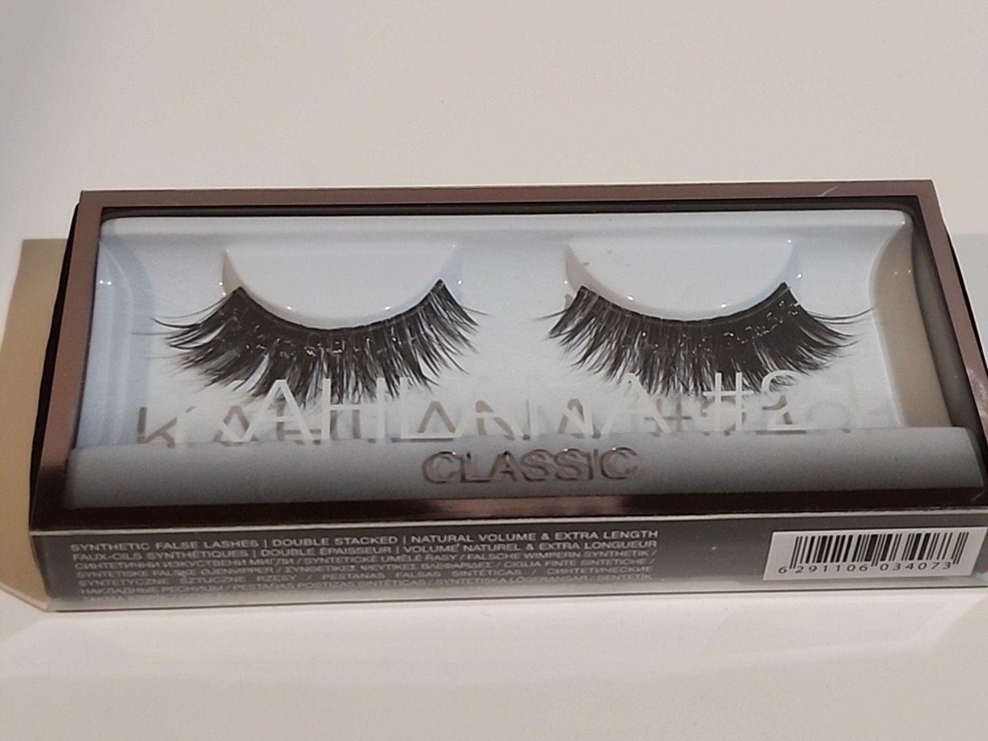 Huda Beauty False Lashes ~ CARMEN #9