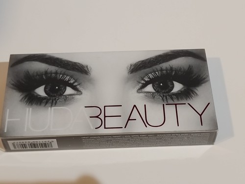 Huda Beauty False Lashes ~ CARMEN #9