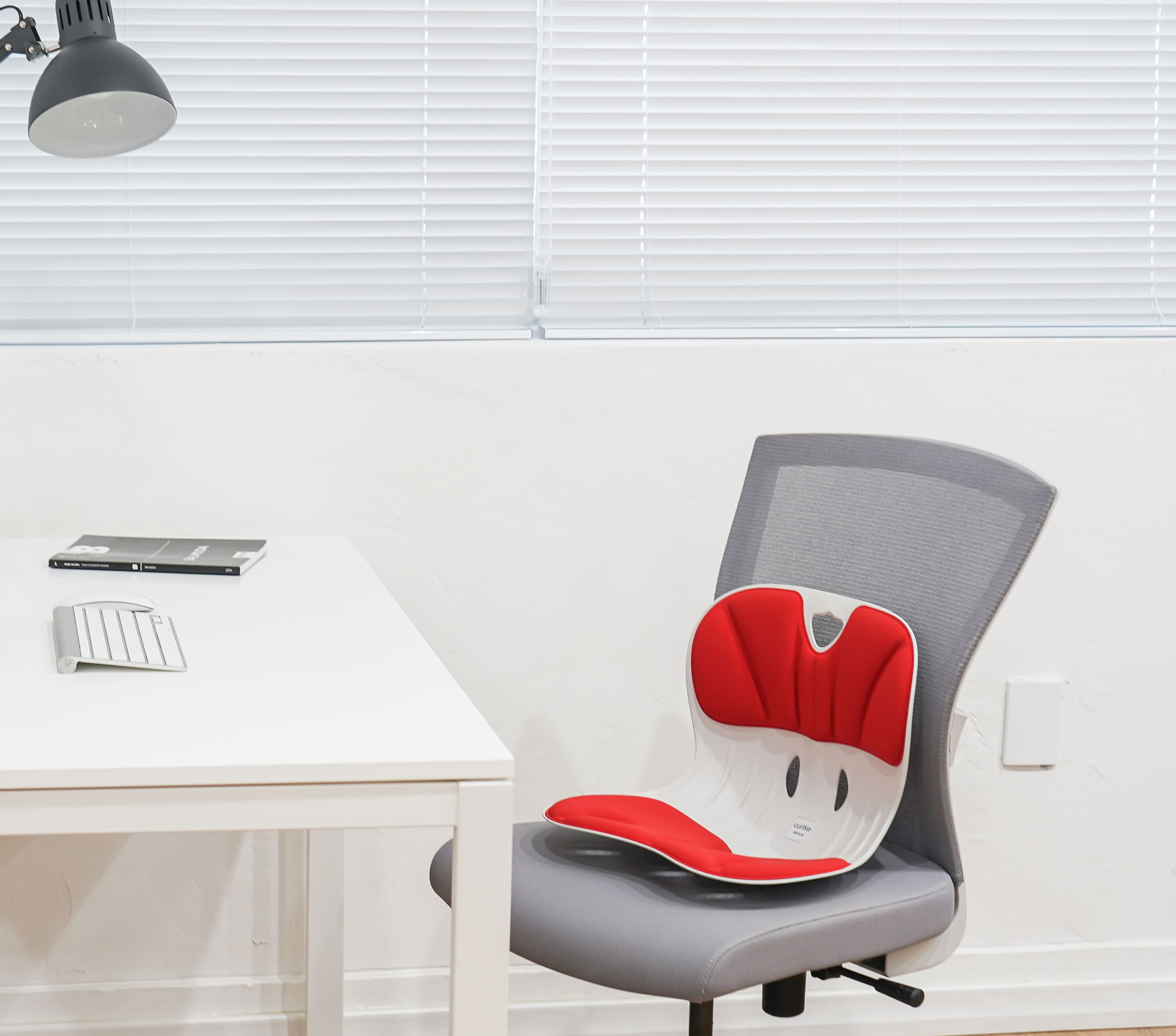 Curble Wider_Red, Best posture corrector chair with back a supporter working by leverage movement