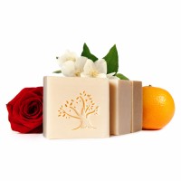 Le Joyau d'Olive Luxury Ancestral Soap, Handcrafted Artisanal Virgin Olive & Essential Oils, Gift Pack of 3 units – for Face and Body – Jasmine, Rose, Orange Blossom