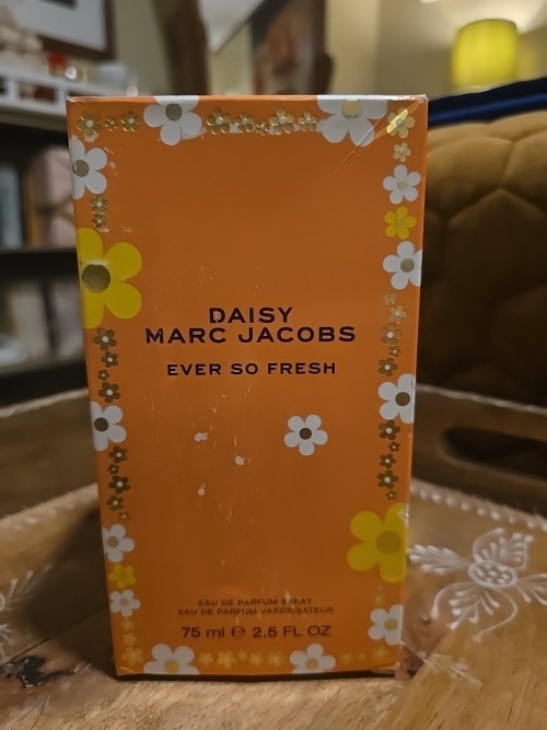 Marc Jacobs Daisy Ever So Fresh 2.5 fl oz Women's Eau de Perfum