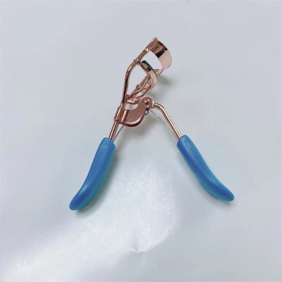 Wholesale Extra Wide Unique Flat False Beauty Tools Eco-Friendly Eyelash Curler with Soft Grip Plastic Handle