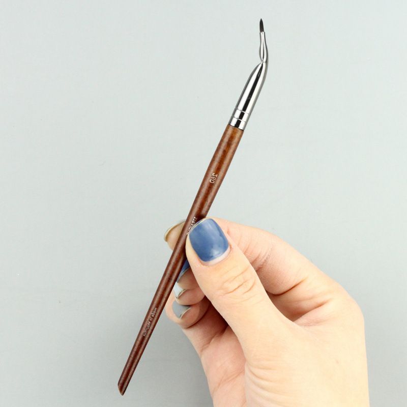 Professional Angled Handle Eyeliner Brush – Precision Eyeliner Makeup Brush for OEM & Private Label